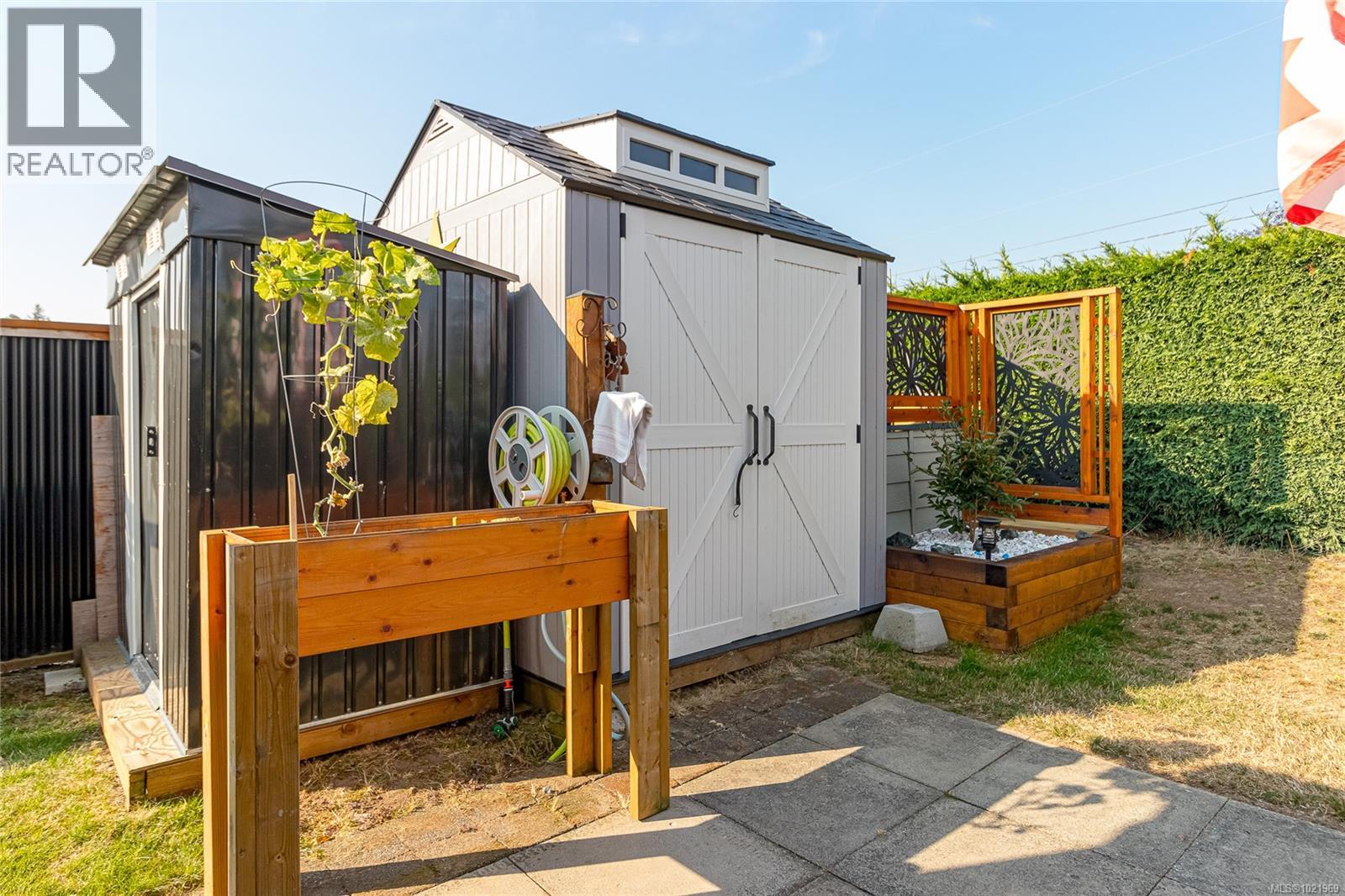 #42 450 STANFORD AVE E - 53