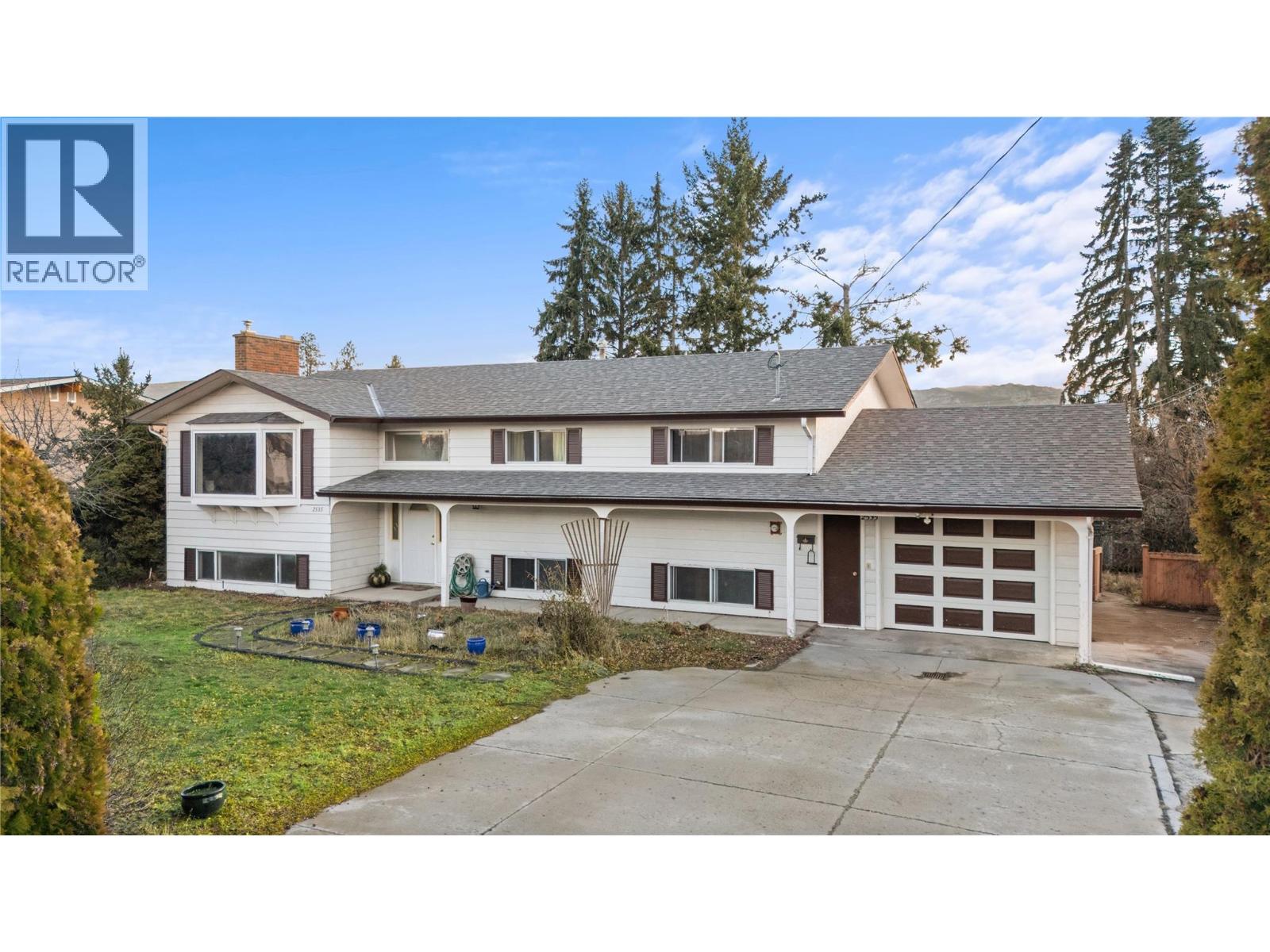 2535 Crestview Road, West Kelowna