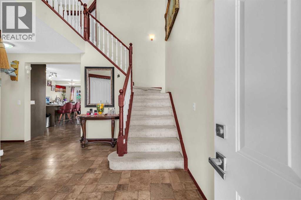 Single Family House for Sale in  Douglas Ridge Circle SE Douglasdale/Glen Calgary 