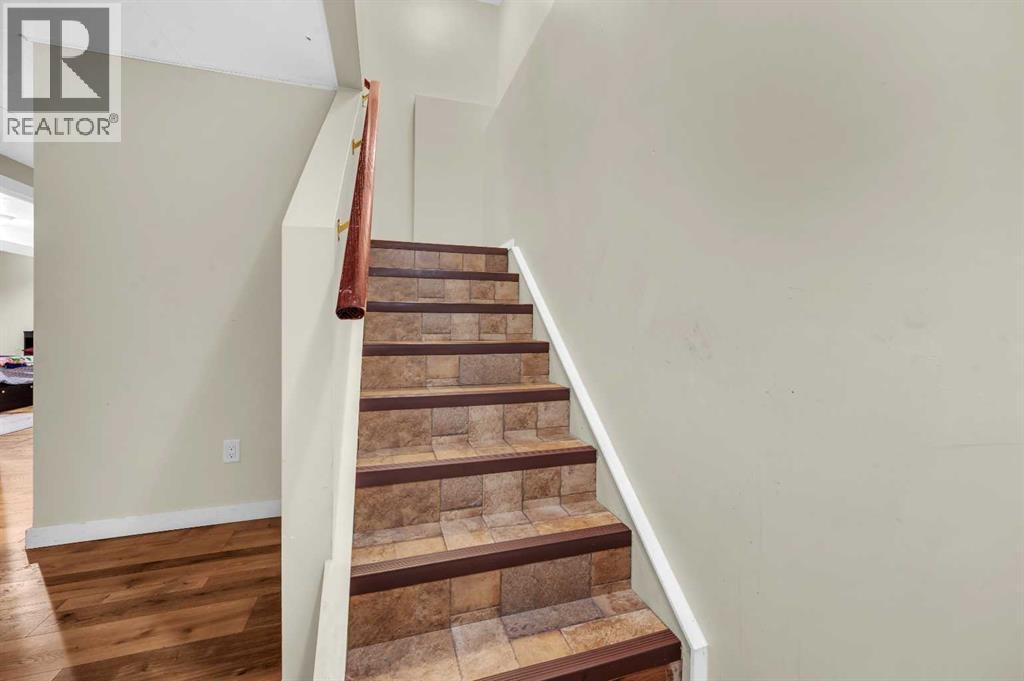 Single Family House for Sale in  Douglas Ridge Circle SE Douglasdale/Glen Calgary 