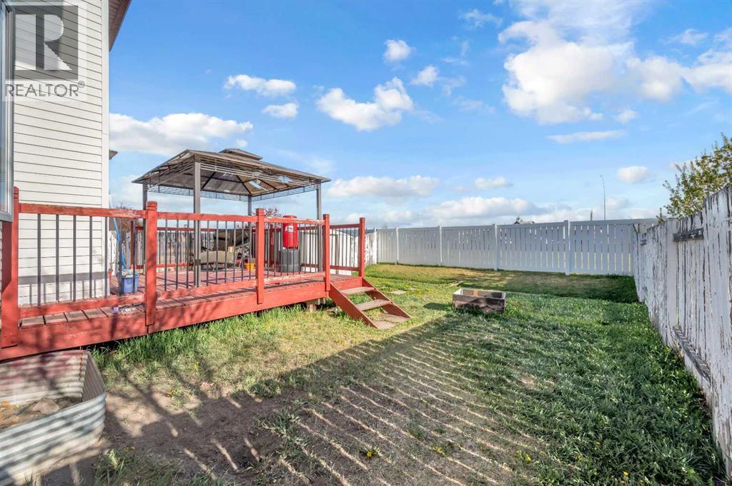 Single Family House for Sale in  Douglas Ridge Circle SE Douglasdale/Glen Calgary 