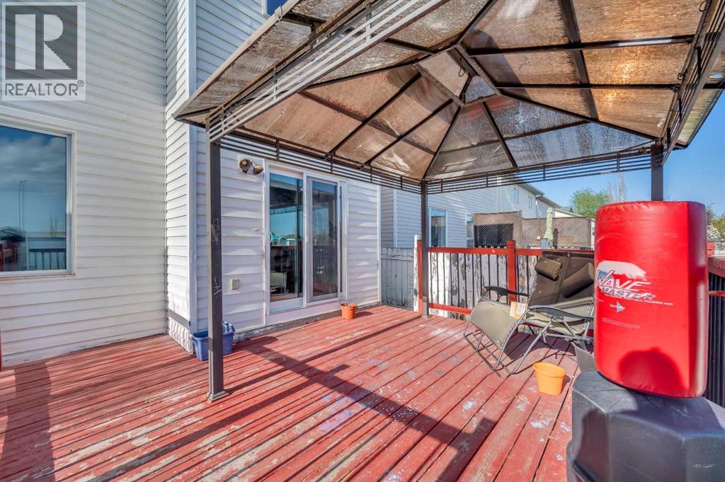 Single Family House for Sale in  Douglas Ridge Circle SE Douglasdale/Glen Calgary 