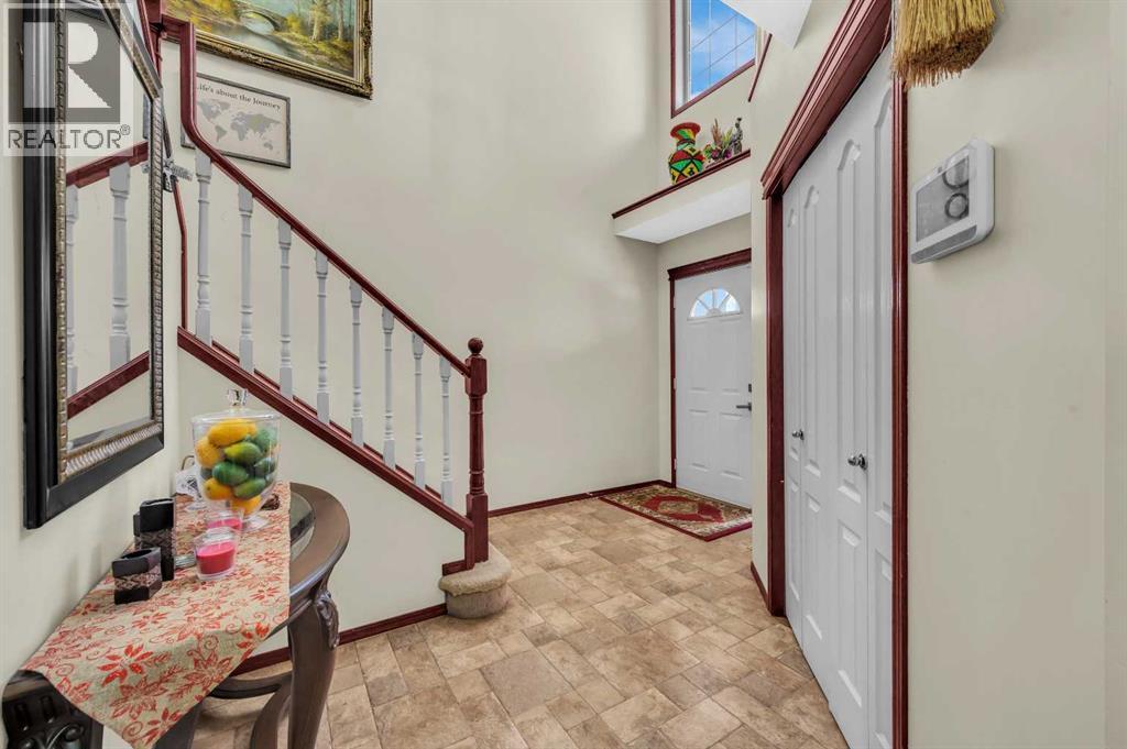 Single Family House for Sale in  Douglas Ridge Circle SE Douglasdale/Glen Calgary 