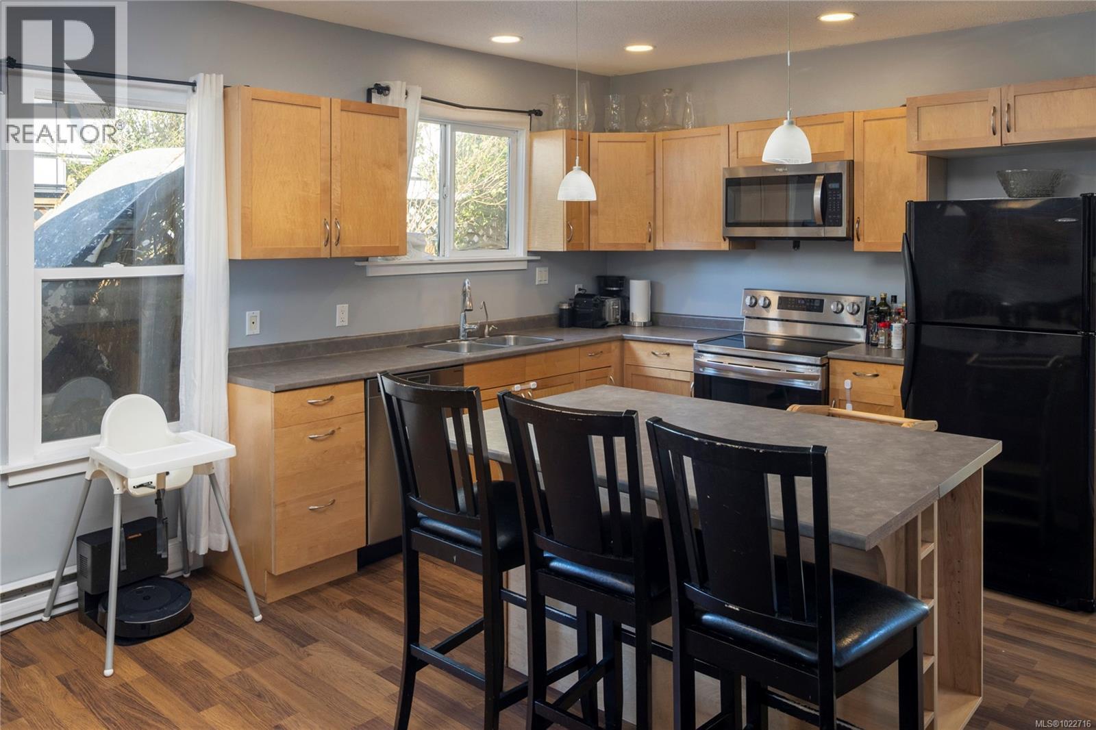 948 Mason St, Victoria