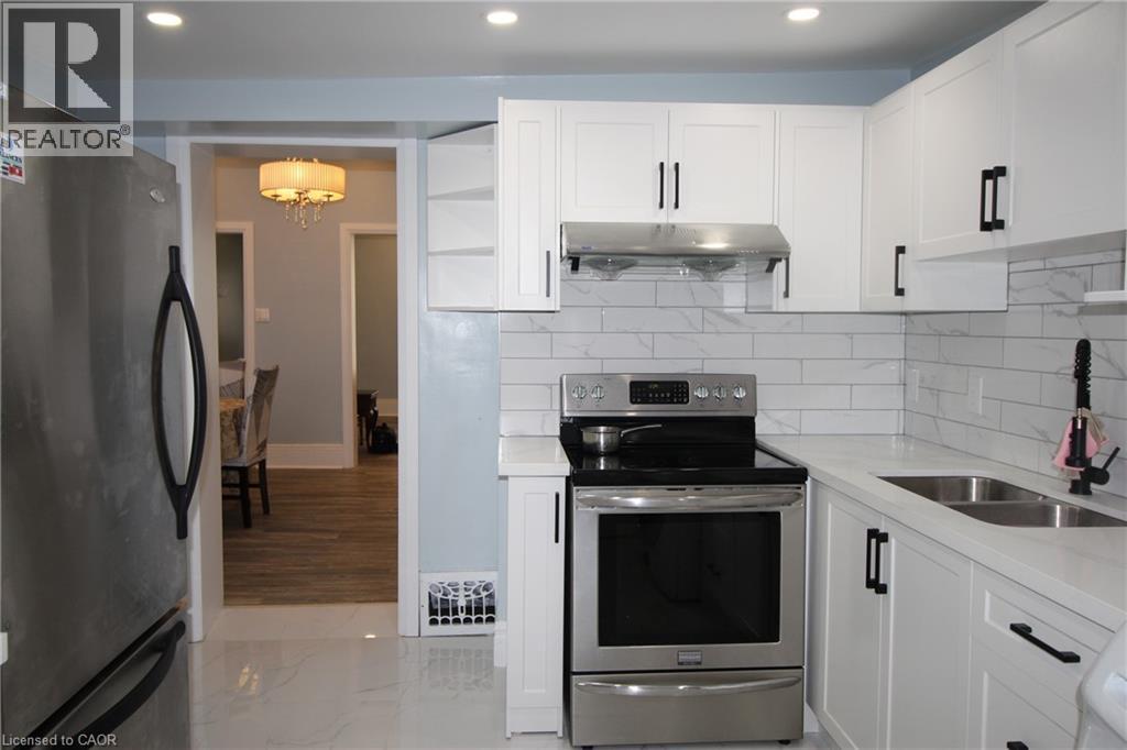 19 EMERALD STREET N - 10