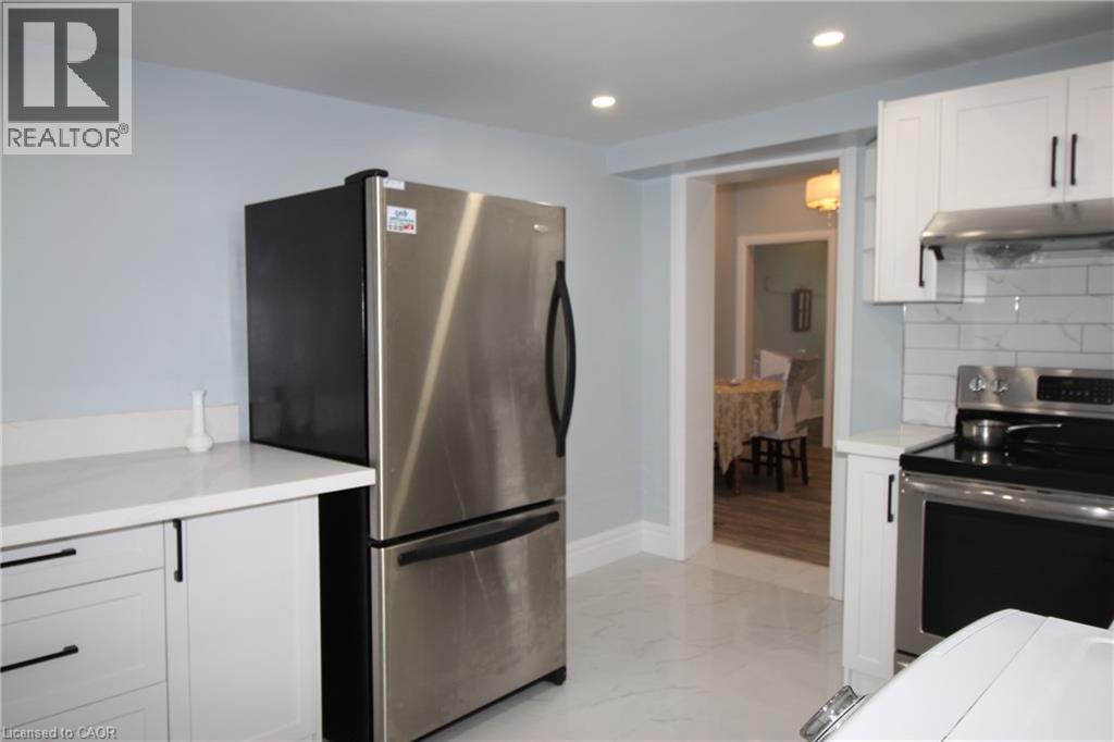 19 EMERALD STREET N - 11