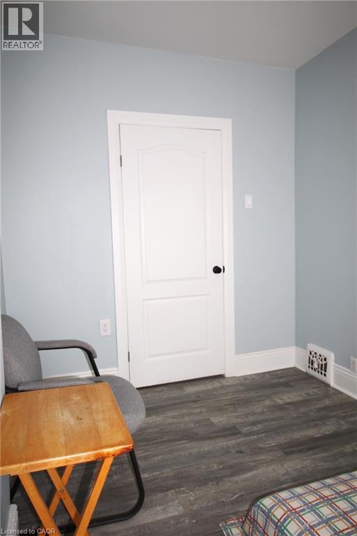 19 EMERALD STREET N - 16