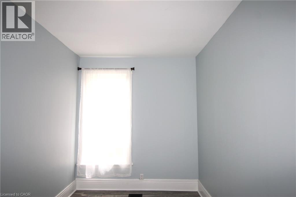 19 EMERALD STREET N - 17