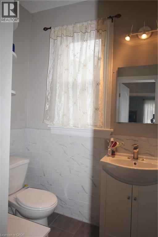 19 EMERALD STREET N - 21