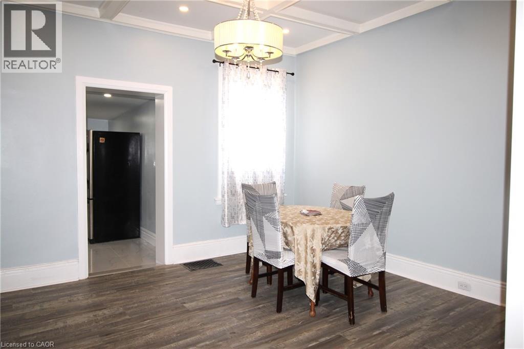 19 EMERALD STREET N - 6
