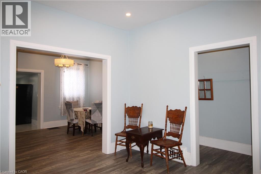 19 EMERALD STREET N - 7