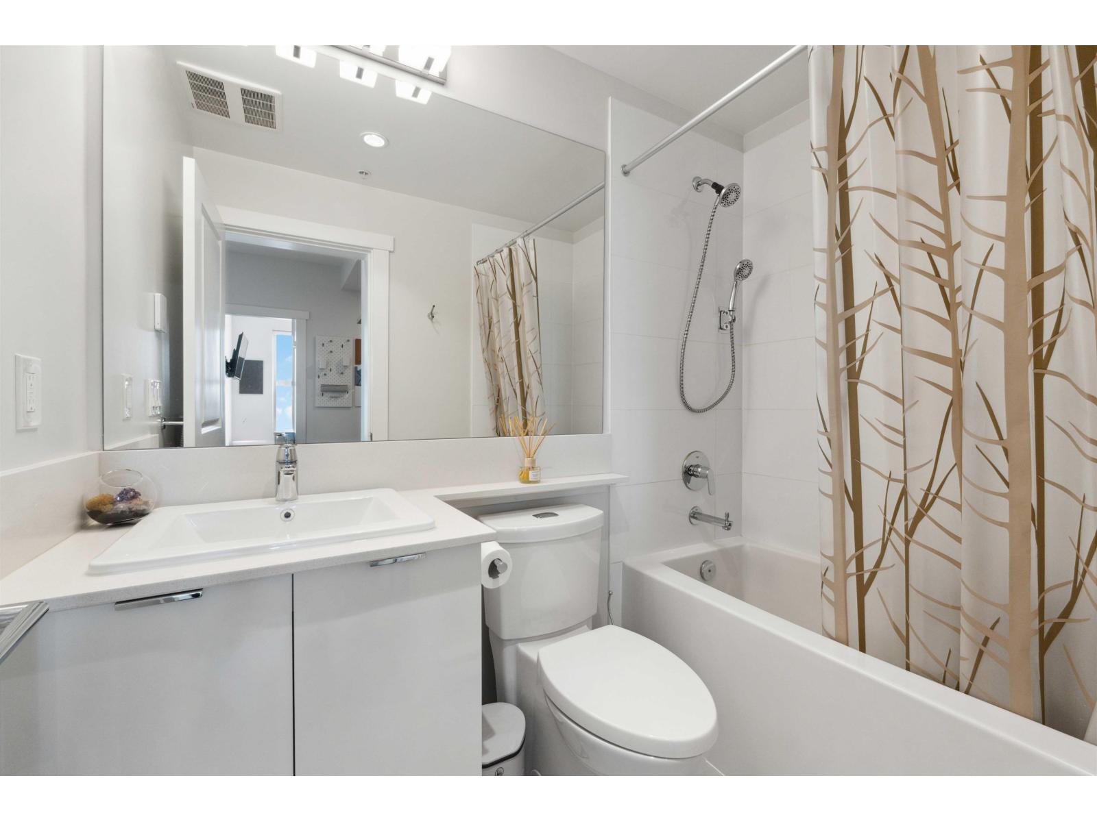 C520 8150 207 STREET, Langley