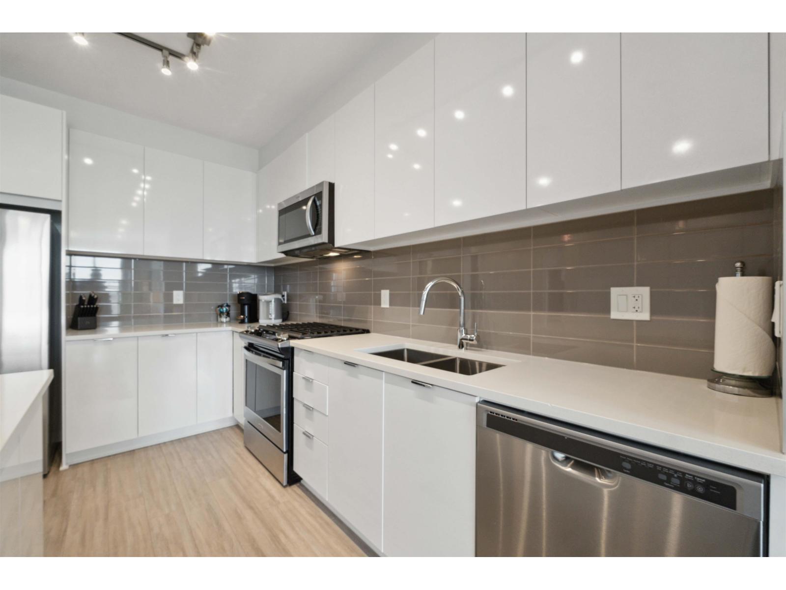 C520 8150 207 STREET, Langley