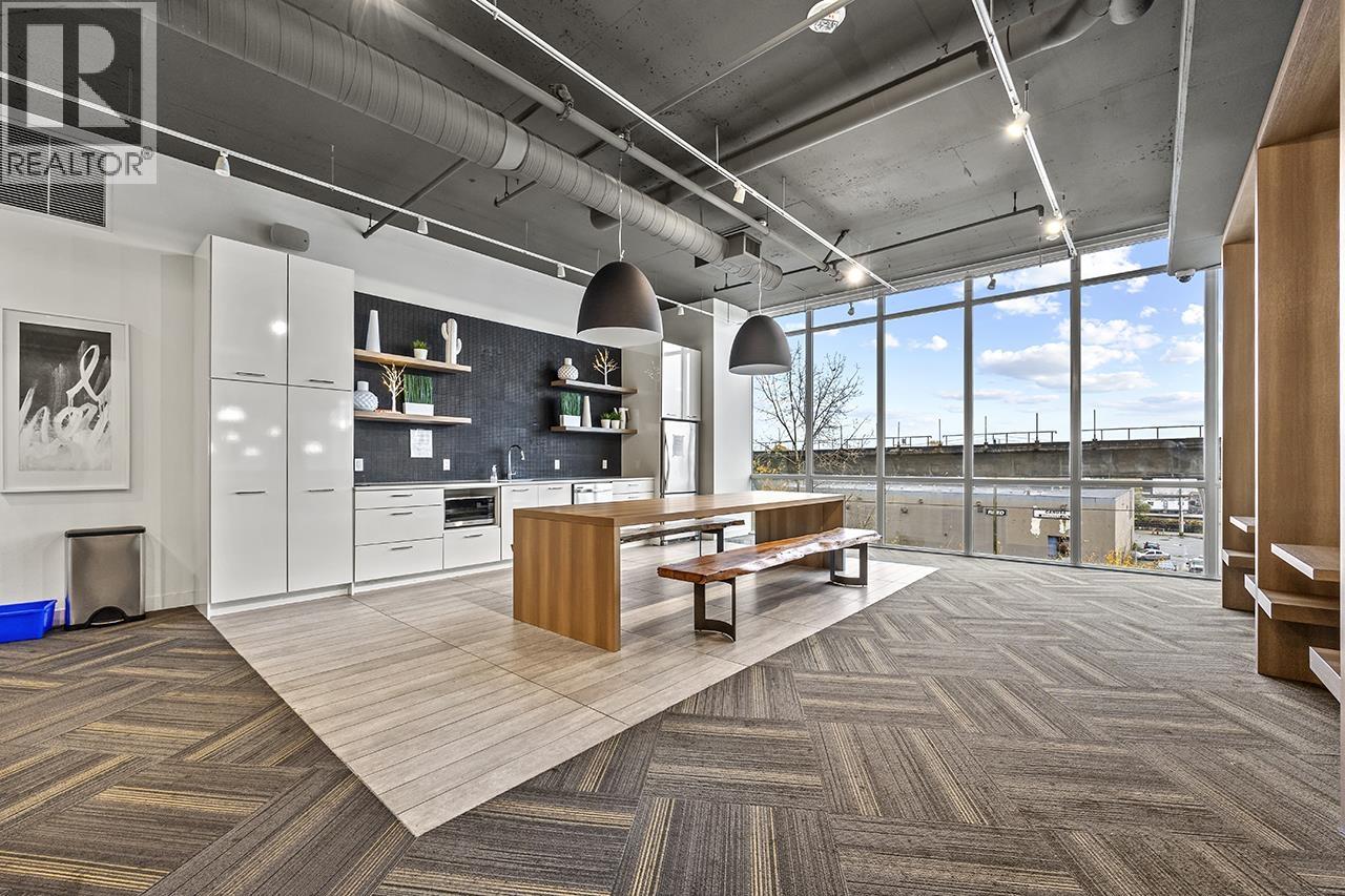 407 258 NELSON'S COURT, New Westminster