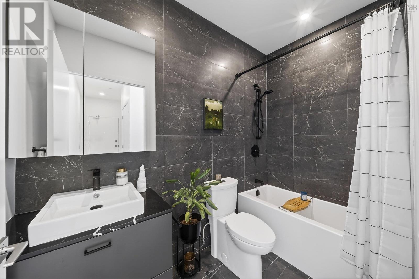 Property 13 of 33 of PH1 5511 Bilby Street