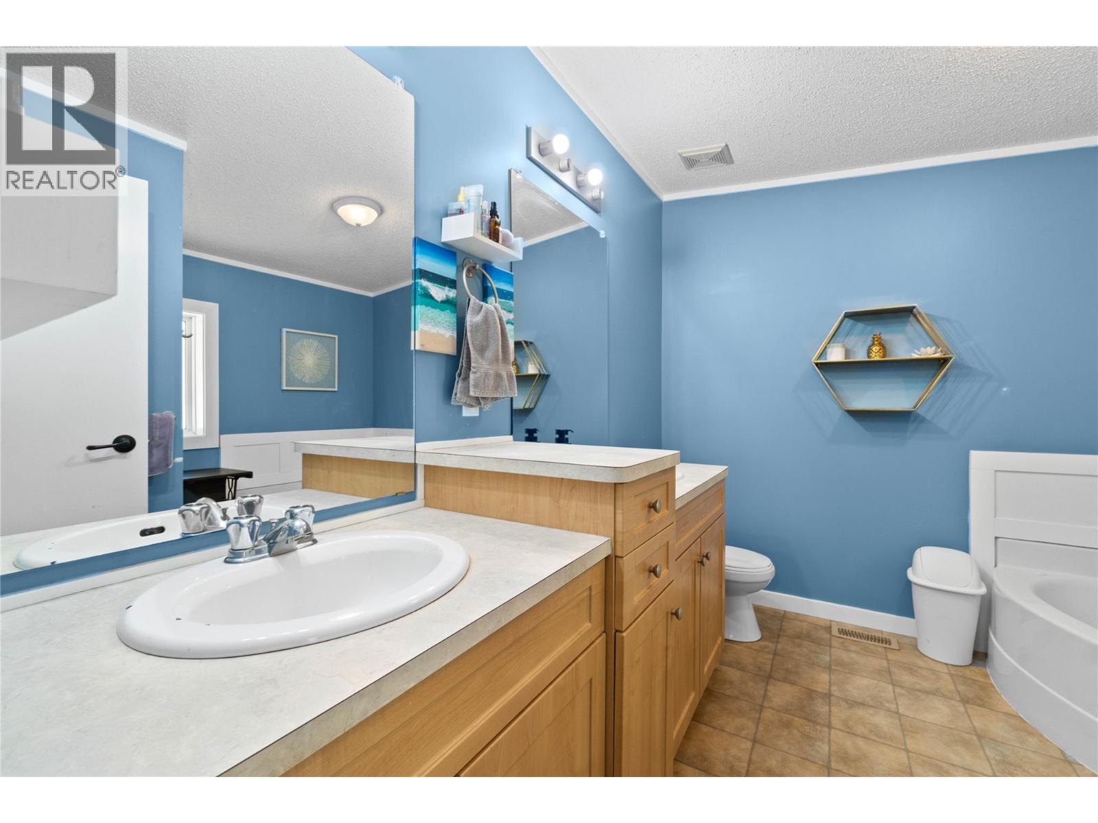  6216 97A Highway, Enderby