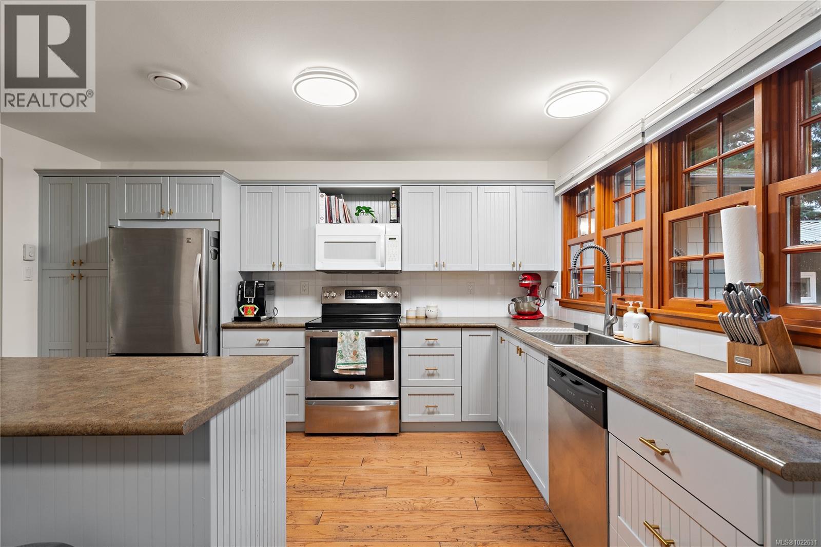 4000 Cedar Hill Rd, Saanich