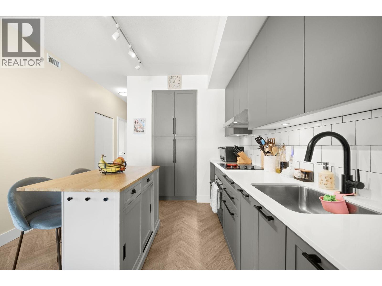 514 9228 SLOPES MEWS, Burnaby