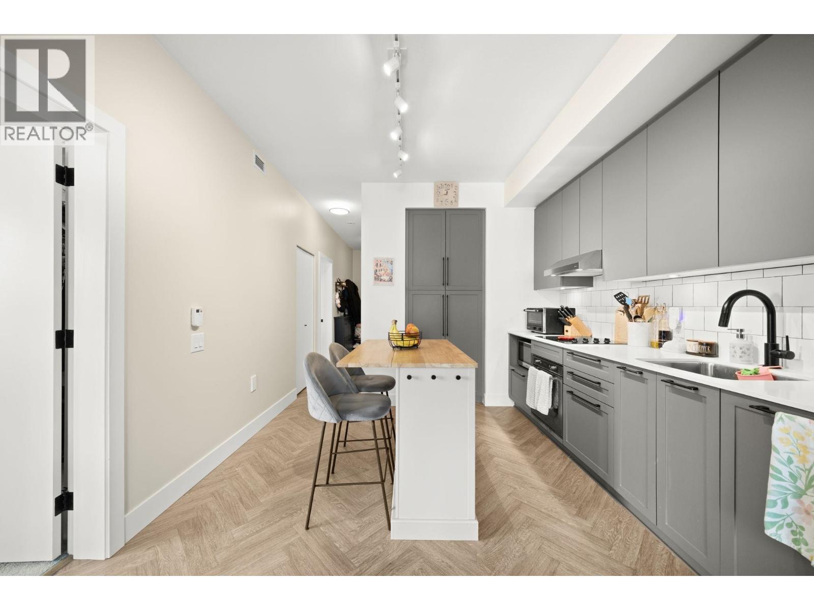 514 9228 SLOPES MEWS, Burnaby