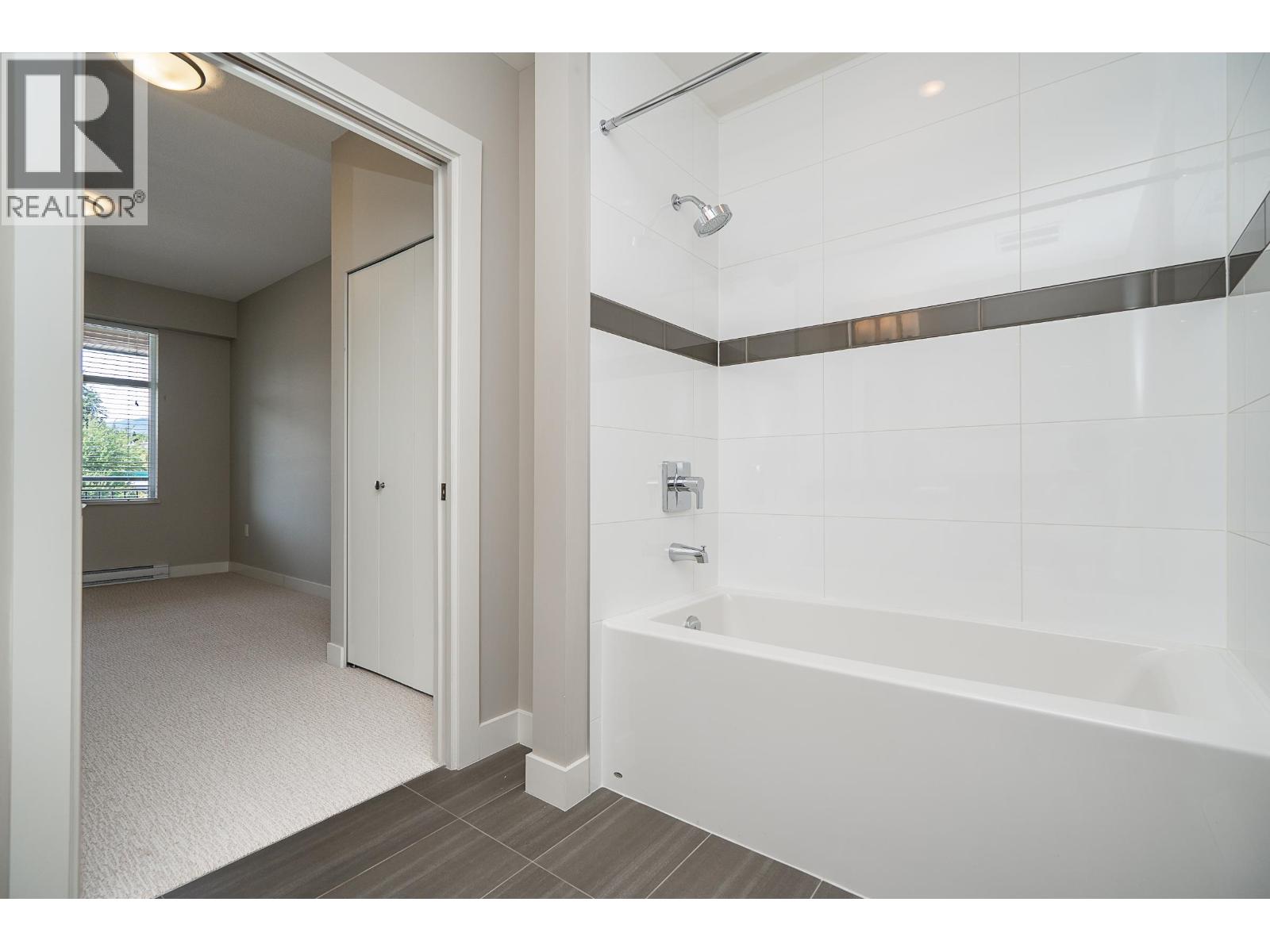 2410 963 CHARLAND AVENUE, Coquitlam