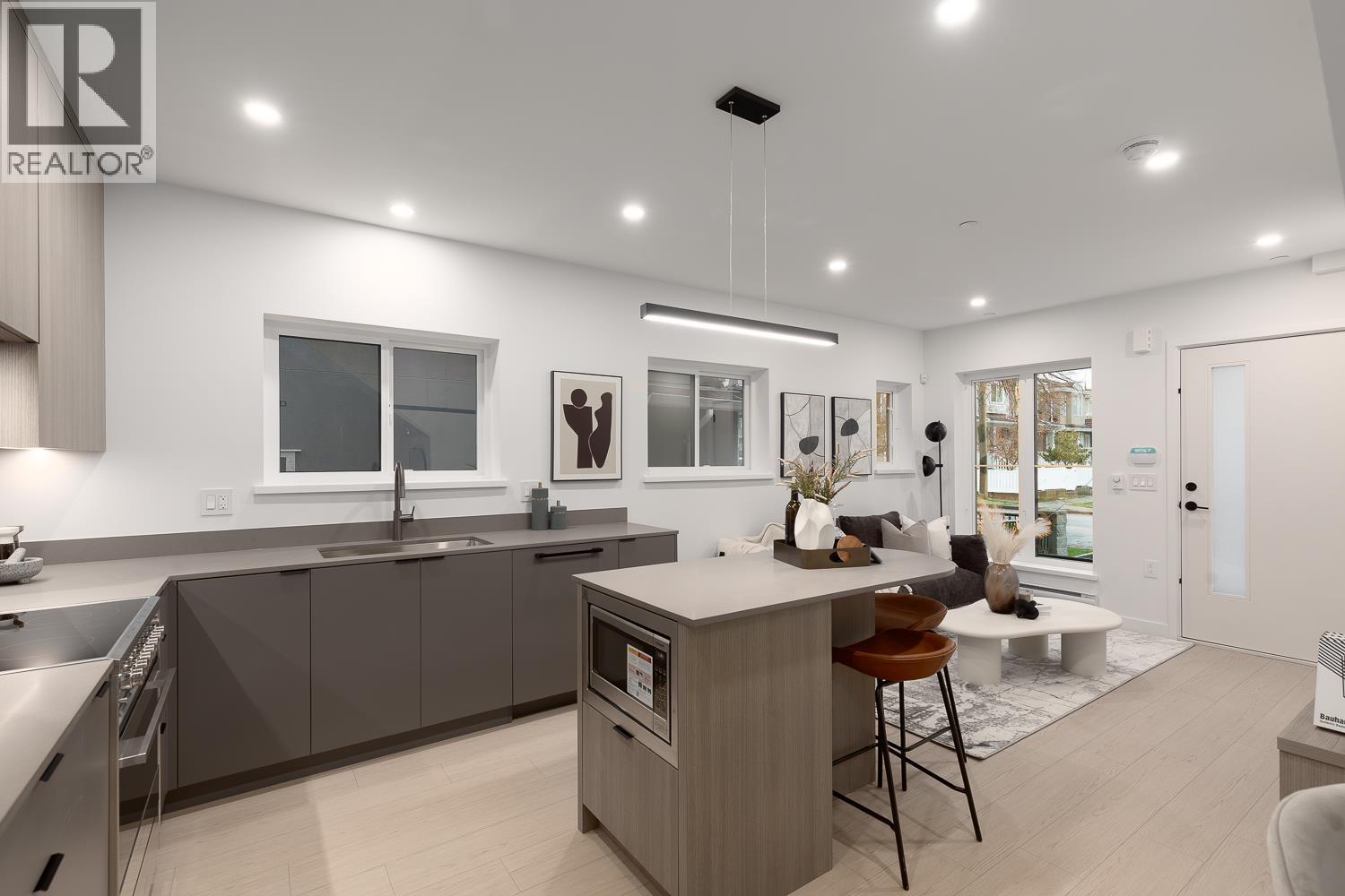 201 2329 E 34TH AVENUE, Vancouver