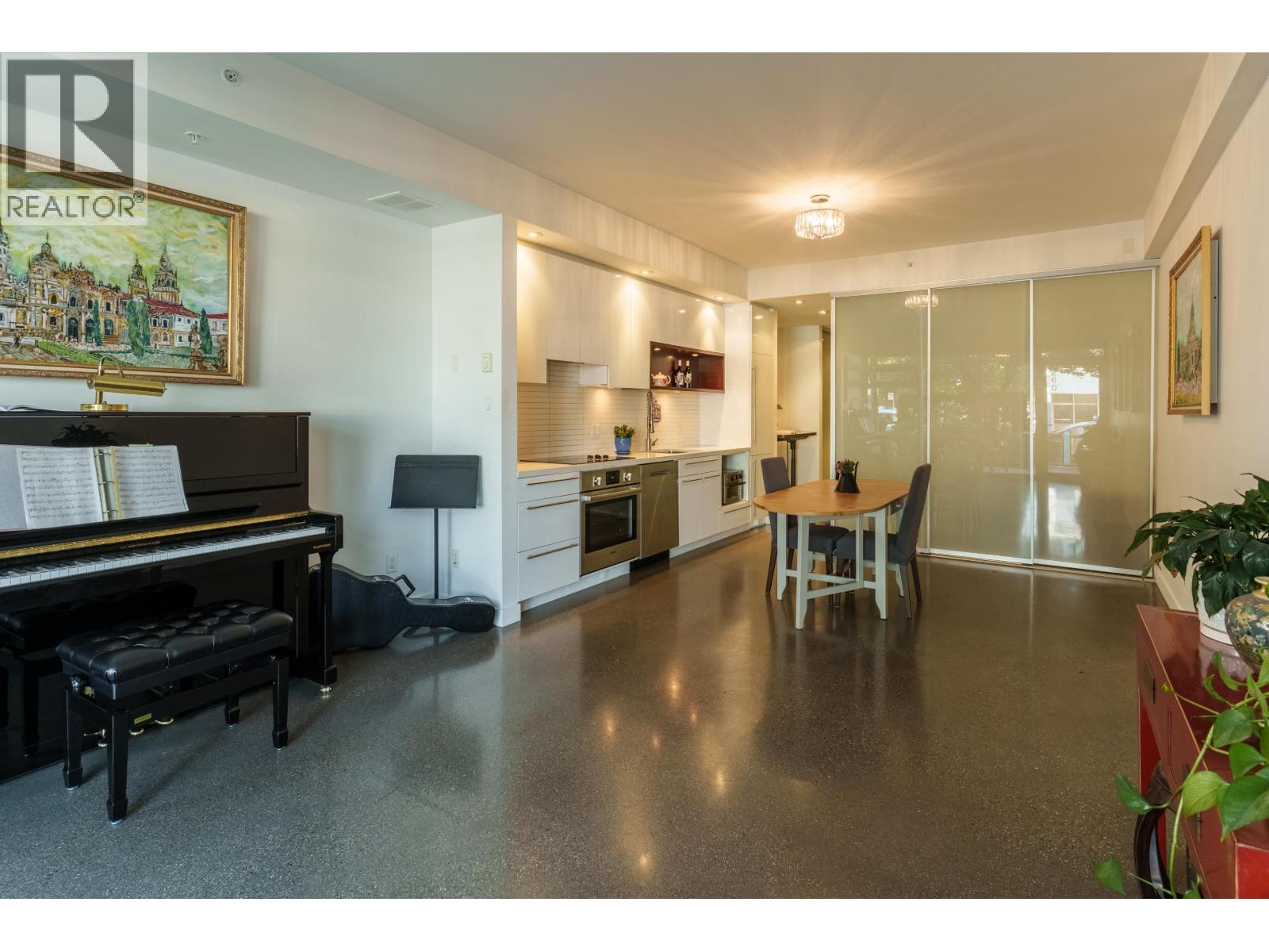 260 E 2ND AVENUE, Vancouver