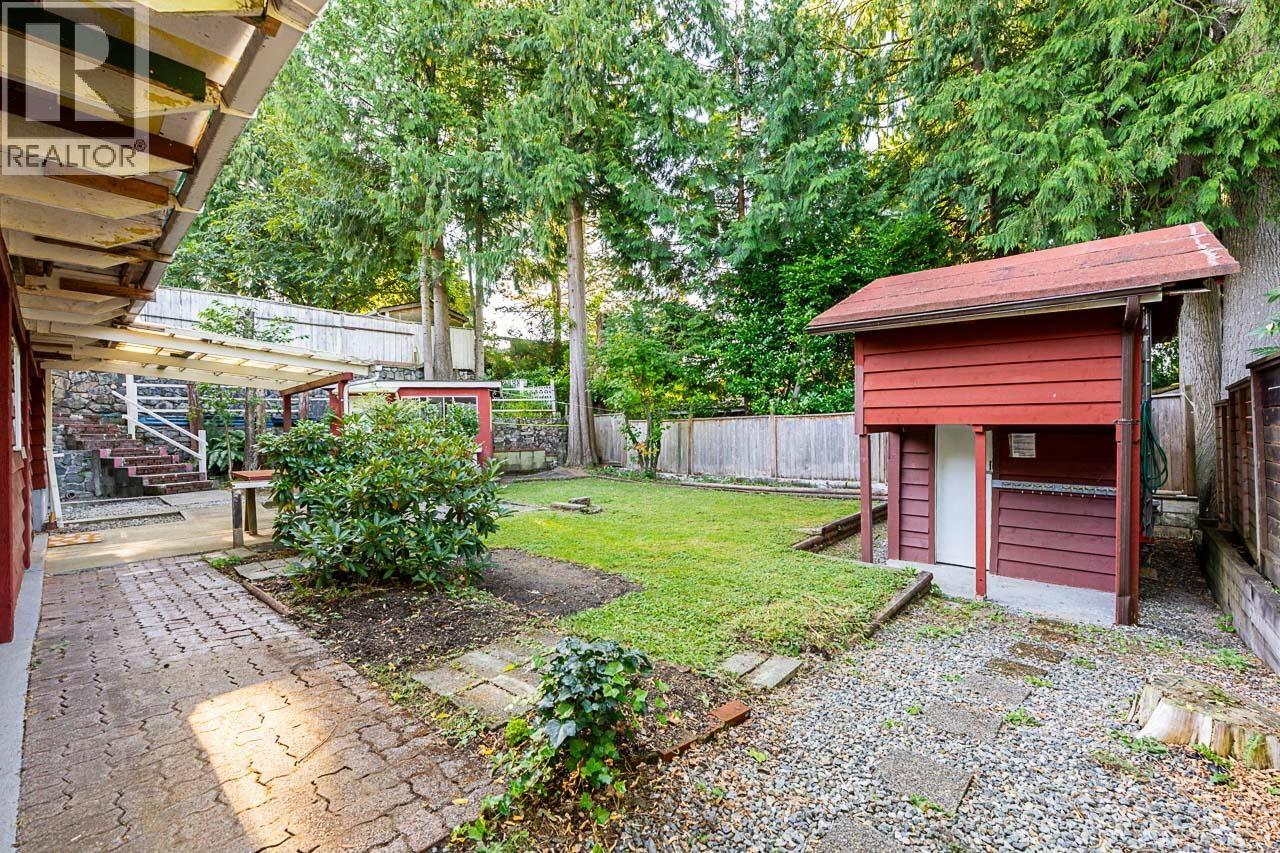 723 HANDSWORTH ROAD, North Vancouver