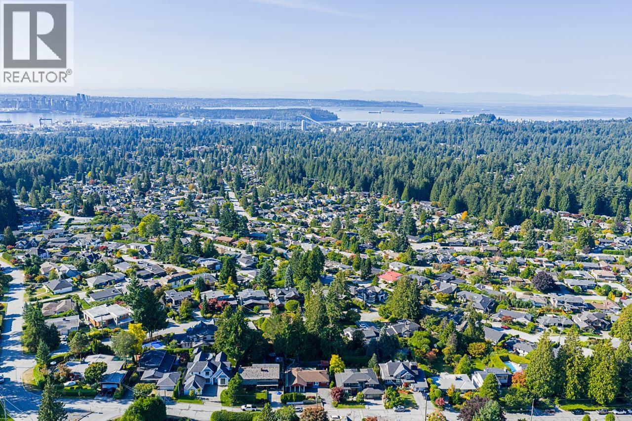 723 HANDSWORTH ROAD, North Vancouver