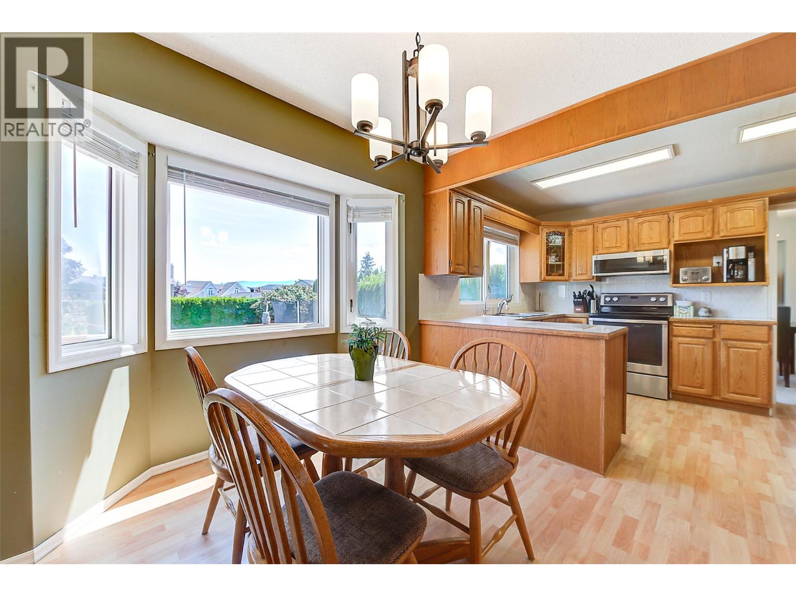  2529 Thacker Drive, West Kelowna