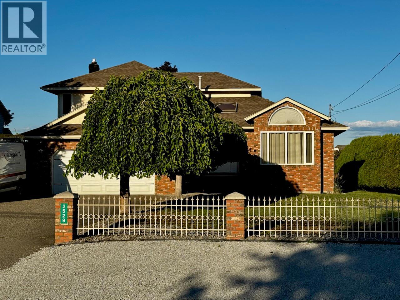  2529 Thacker Drive, West Kelowna