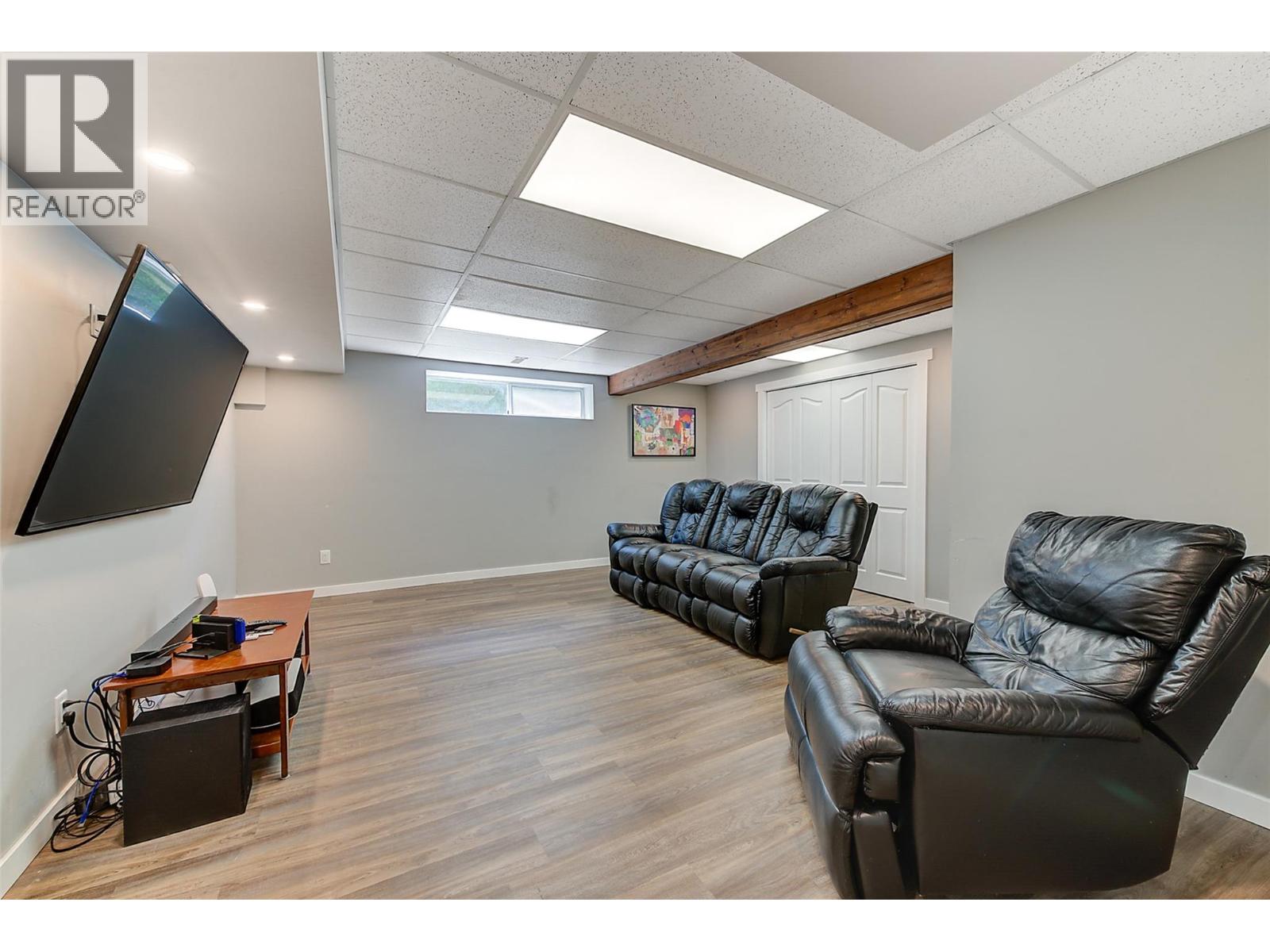  2529 Thacker Drive, West Kelowna