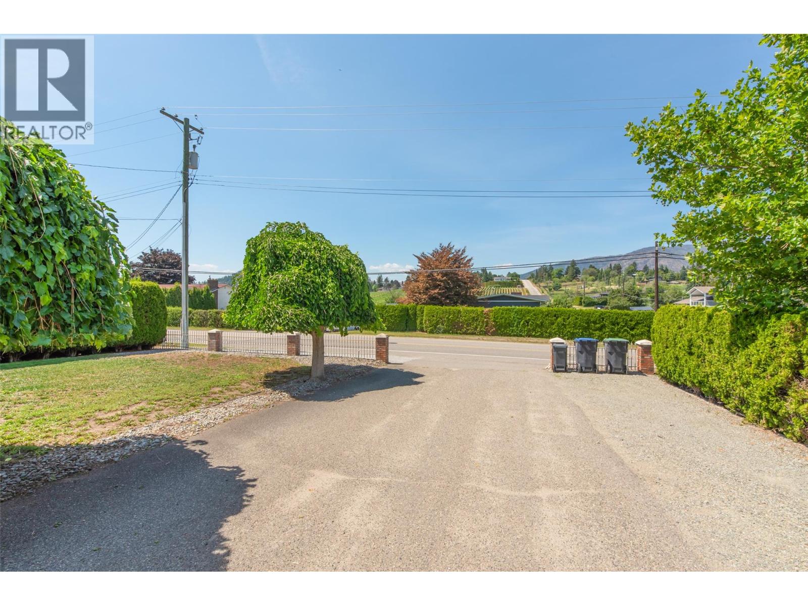  2529 Thacker Drive, West Kelowna