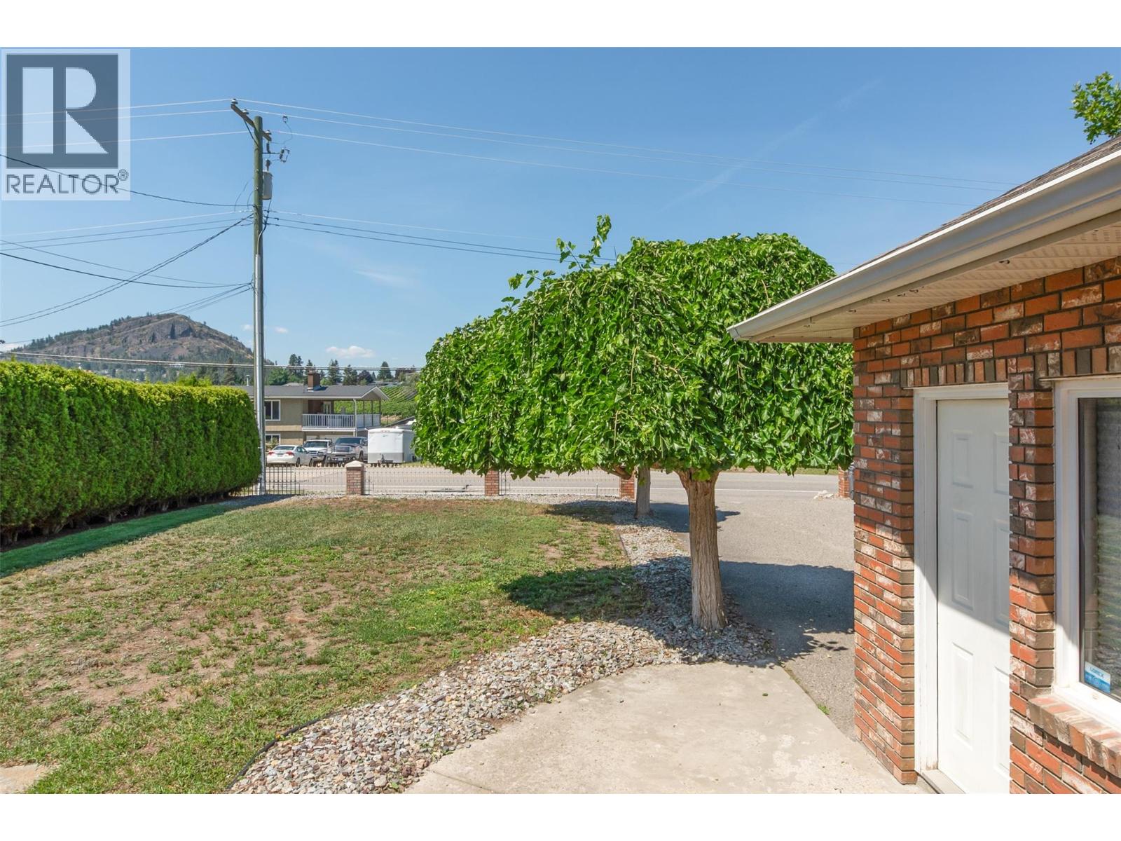  2529 Thacker Drive, West Kelowna