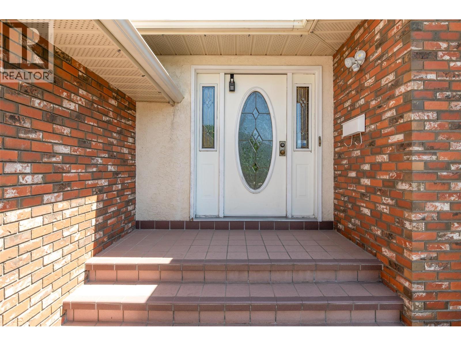  2529 Thacker Drive, West Kelowna