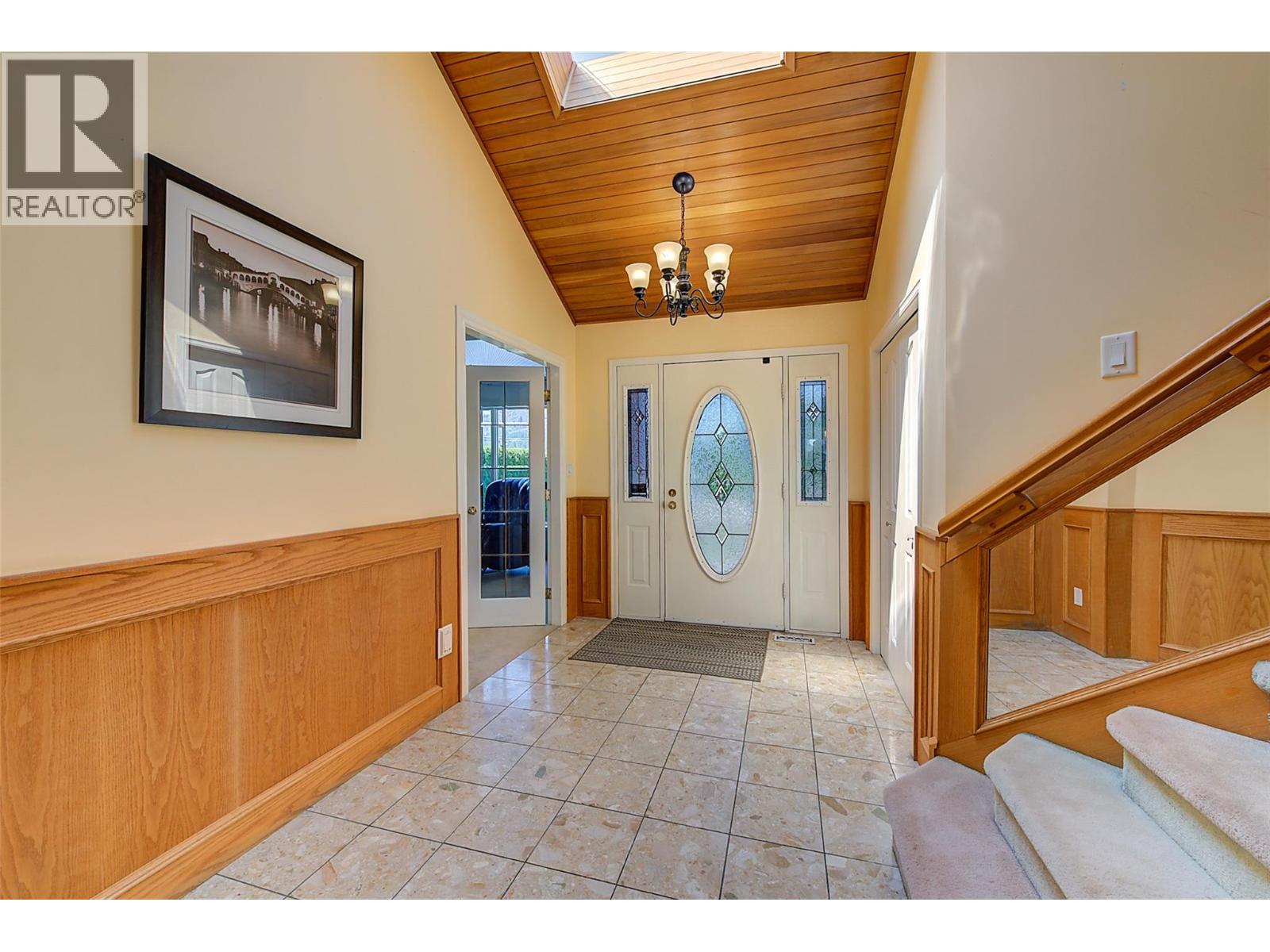  2529 Thacker Drive, West Kelowna