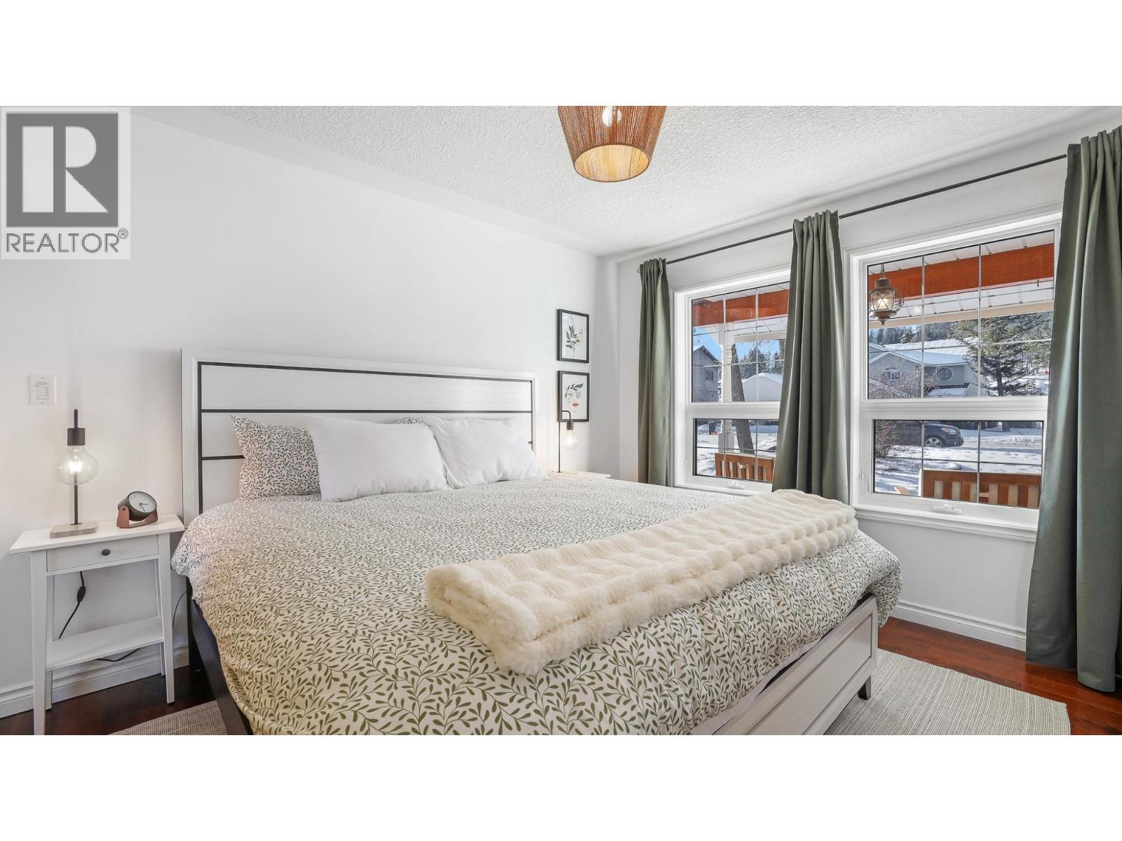 945 Westridge Way, Invermere