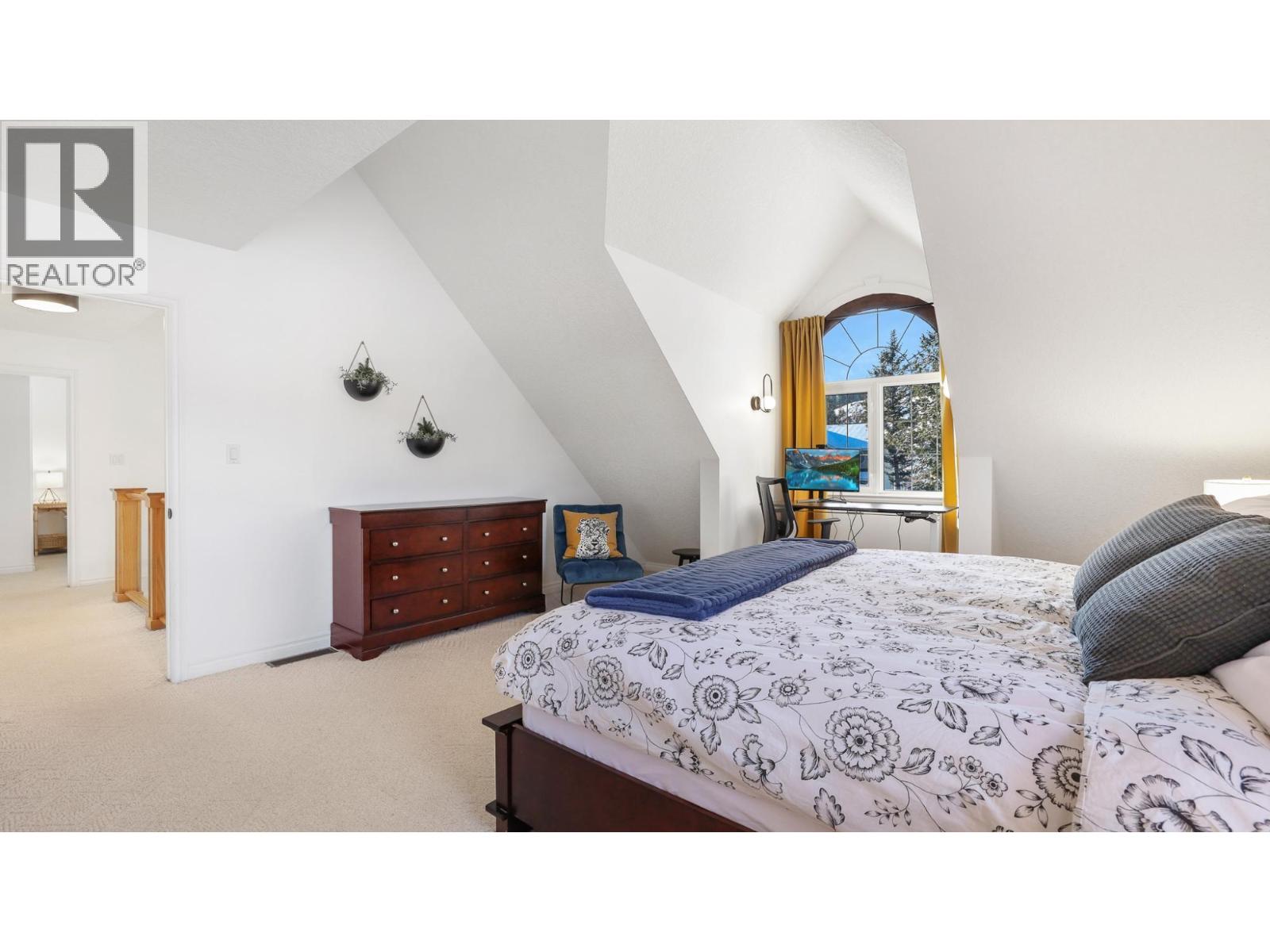 945 Westridge Way, Invermere