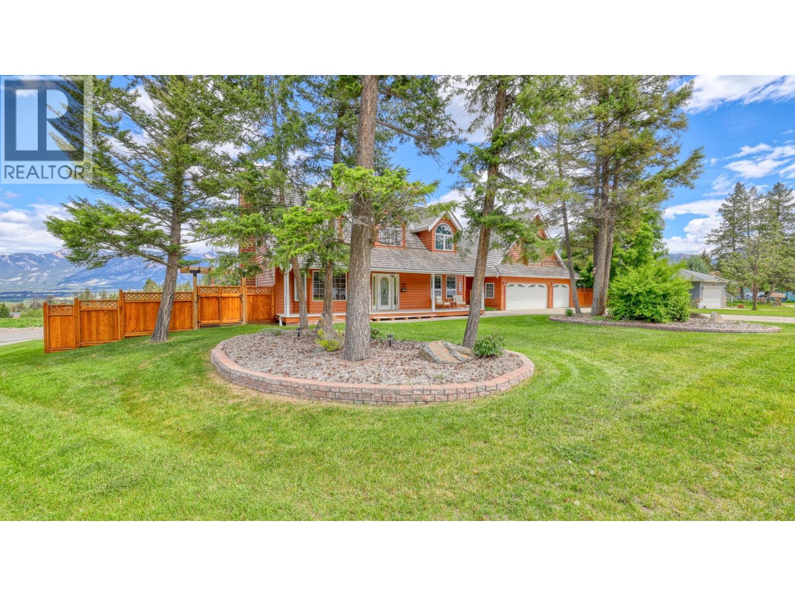 945 Westridge Way, Invermere