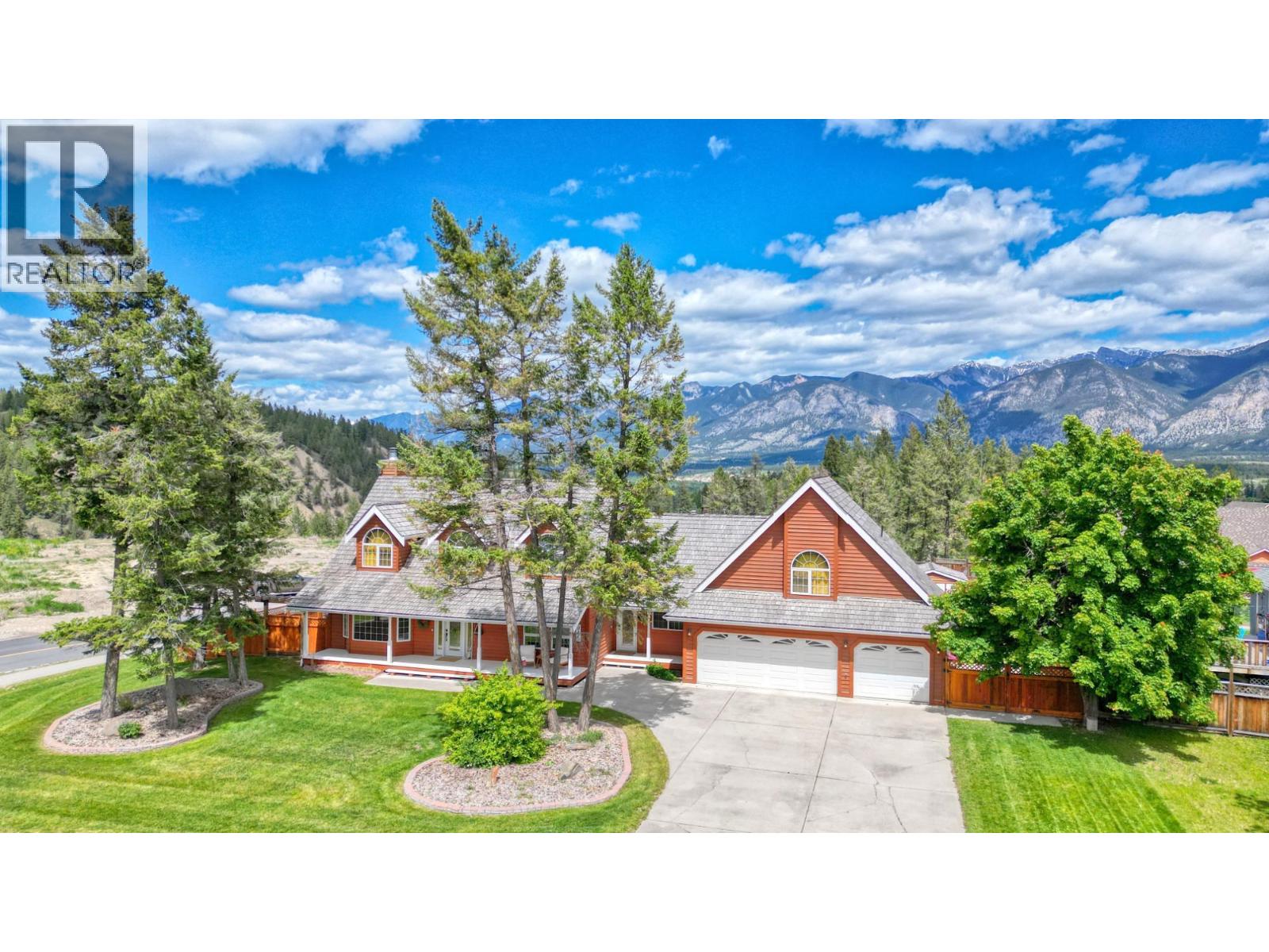 945 Westridge Way, Invermere