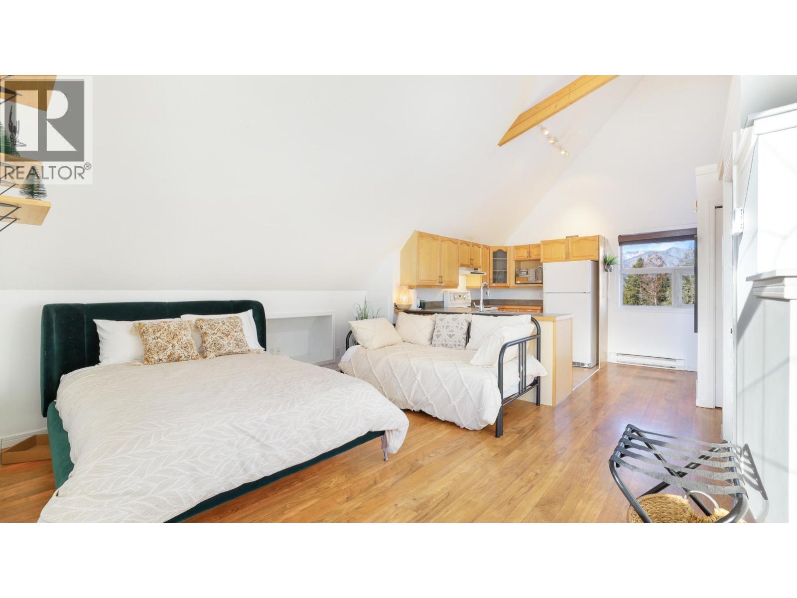 945 Westridge Way, Invermere