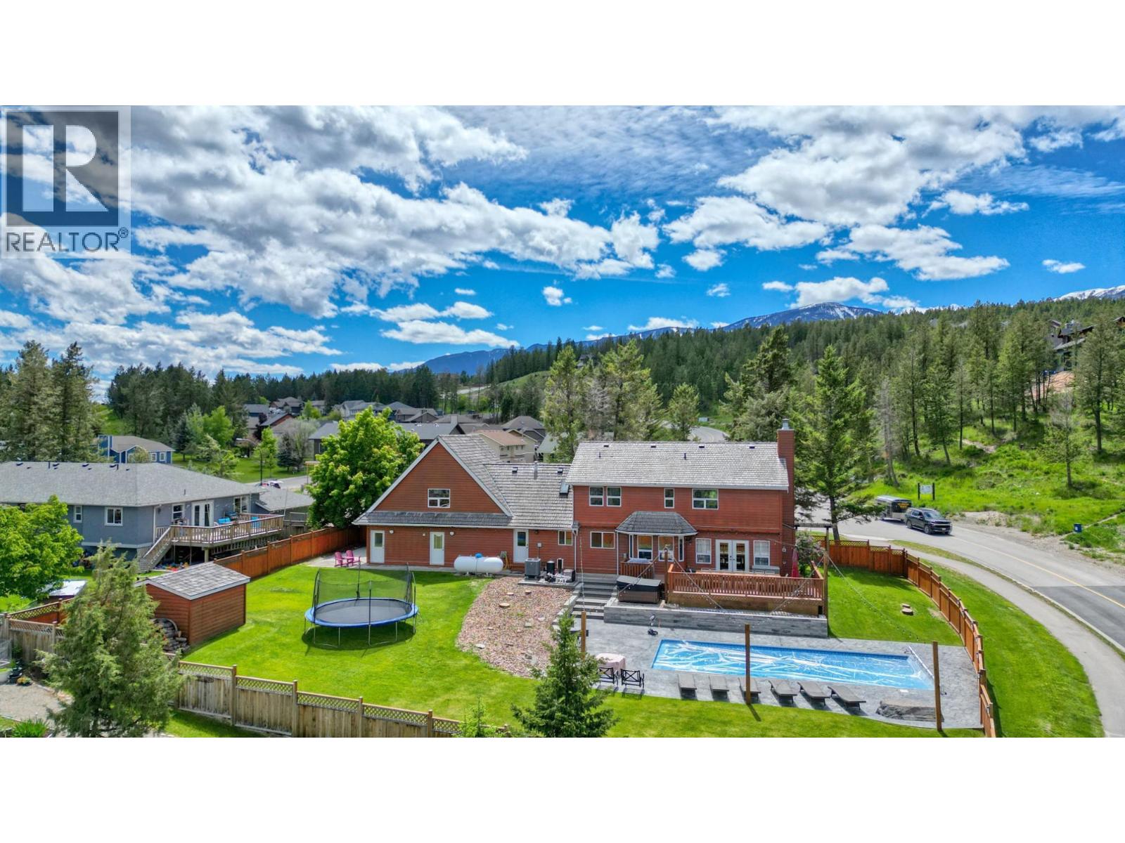 945 Westridge Way, Invermere