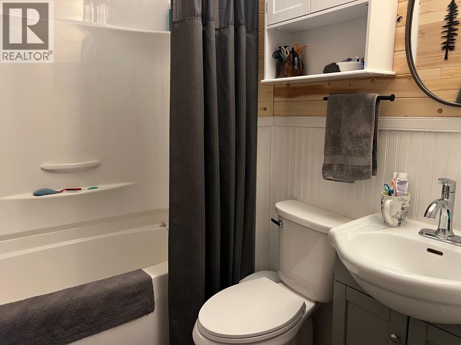 9441 BEATTIE DRIVE, Hudsons Hope