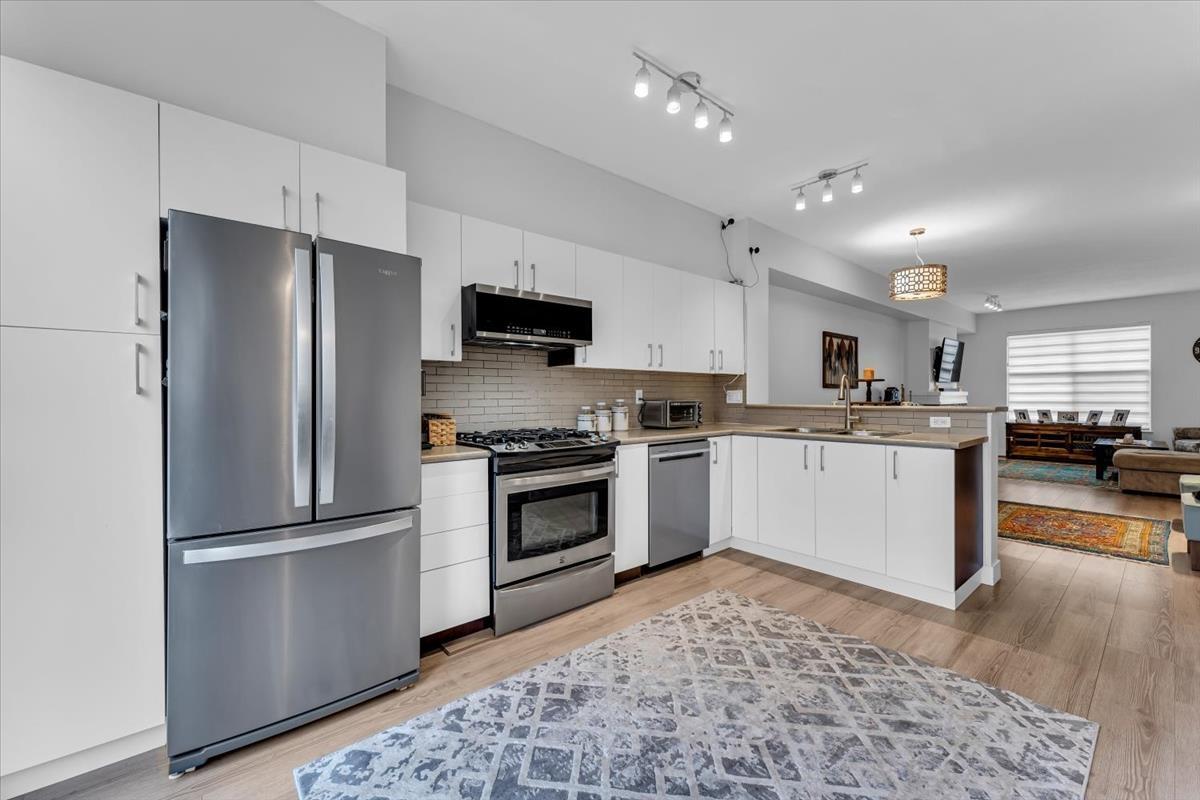 60 15152 62A AVENUE, Surrey