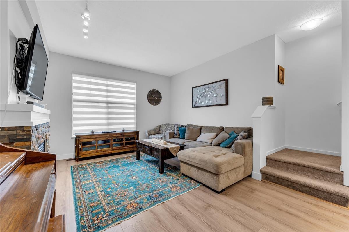 60 15152 62A AVENUE, Surrey