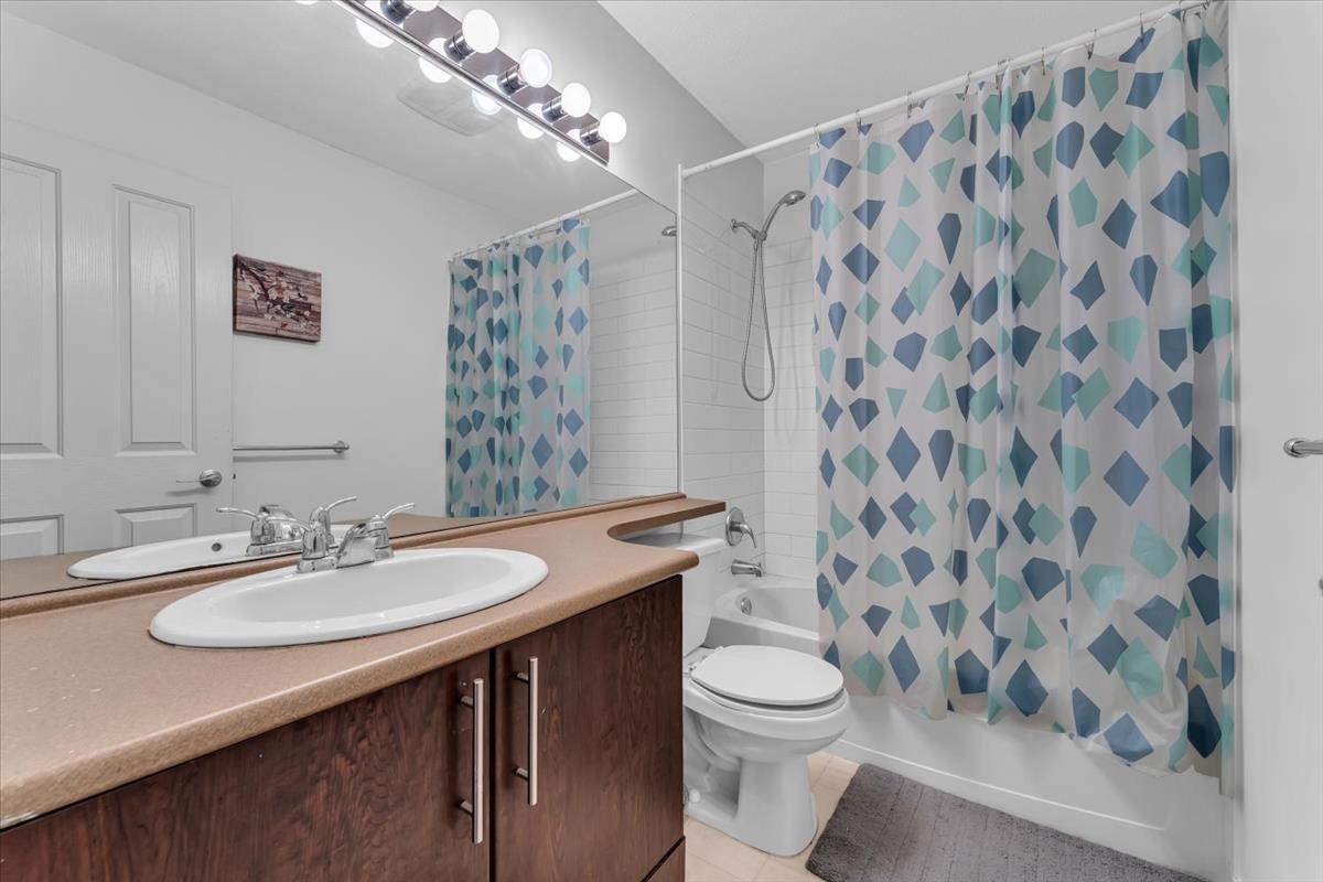 60 15152 62A AVENUE, Surrey