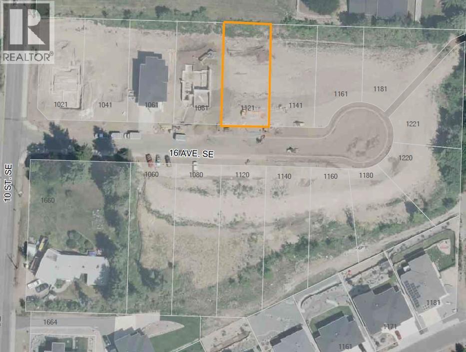  1121 16 Avenue Southeast, Salmon Arm