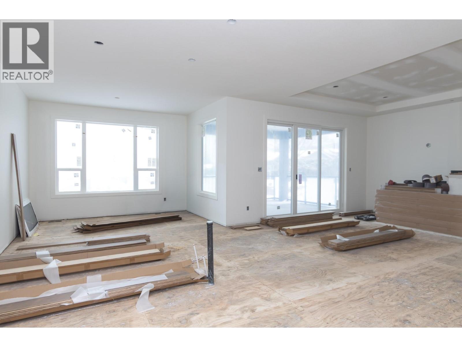  1121 16 Avenue Southeast, Salmon Arm