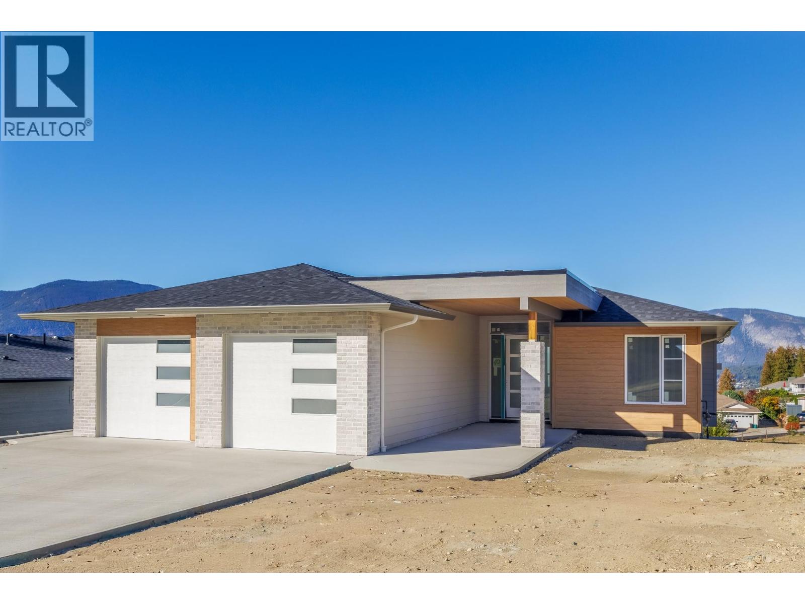  1121 16 Avenue Southeast, Salmon Arm