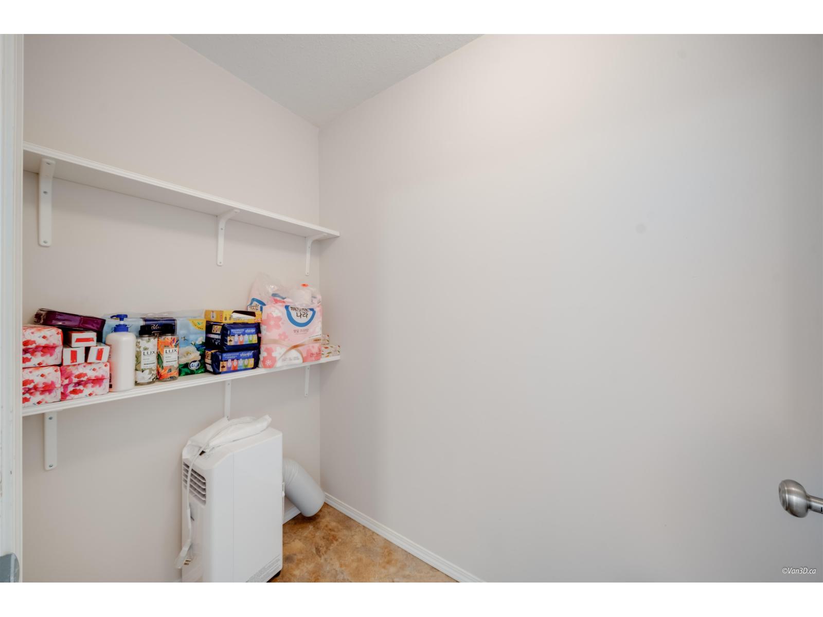 3 1552 EVERALL STREET, White Rock