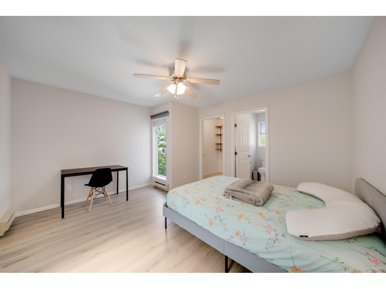 3 1552 EVERALL STREET, White Rock